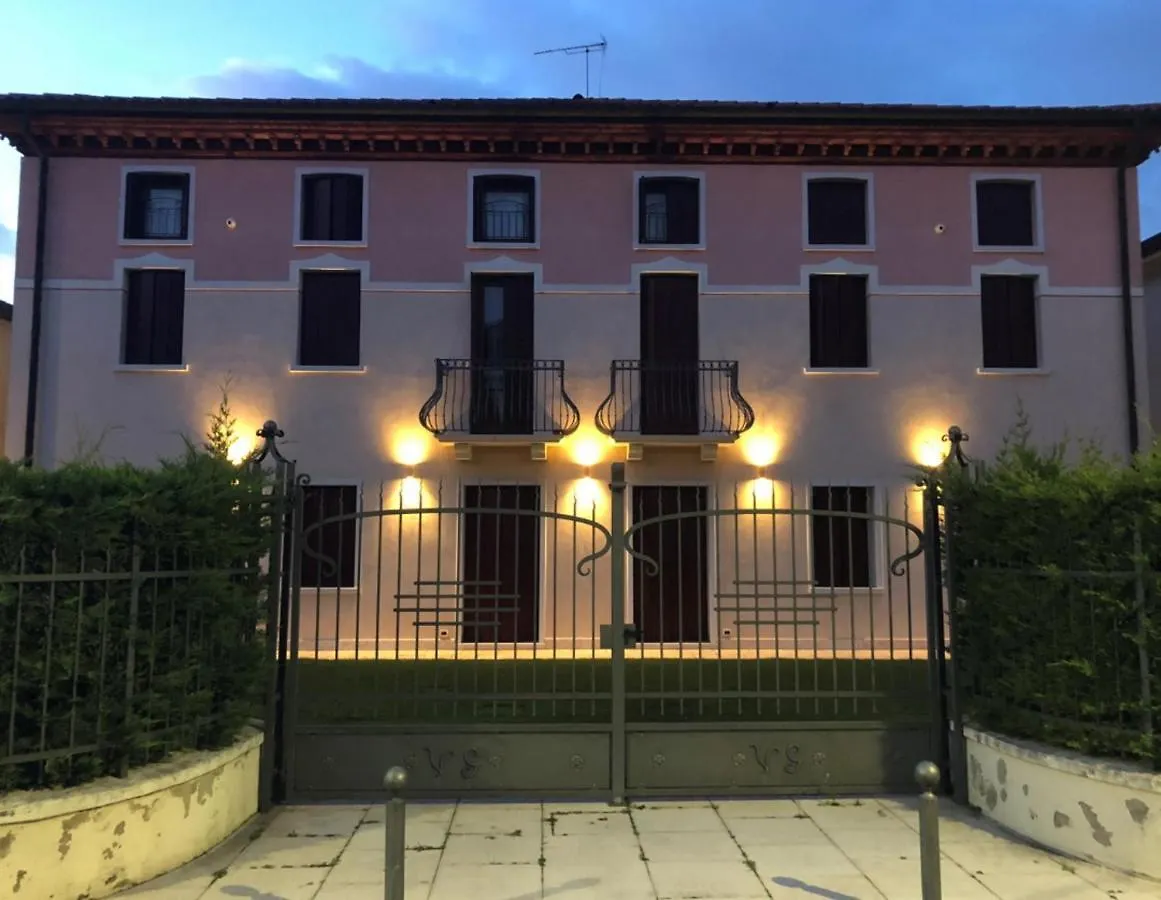 Villa Giotto Luxury Suite & Apartments location